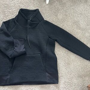 Athleta size Medium pullover